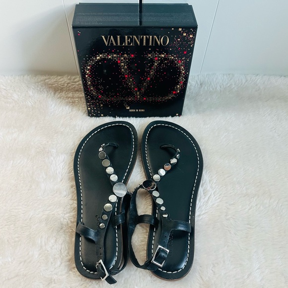 Bernardo Black T Strap Studded Leather sandal - Picture 7 of 13